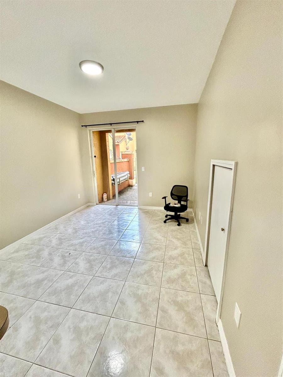 732 SW 106th Avenue photo 19