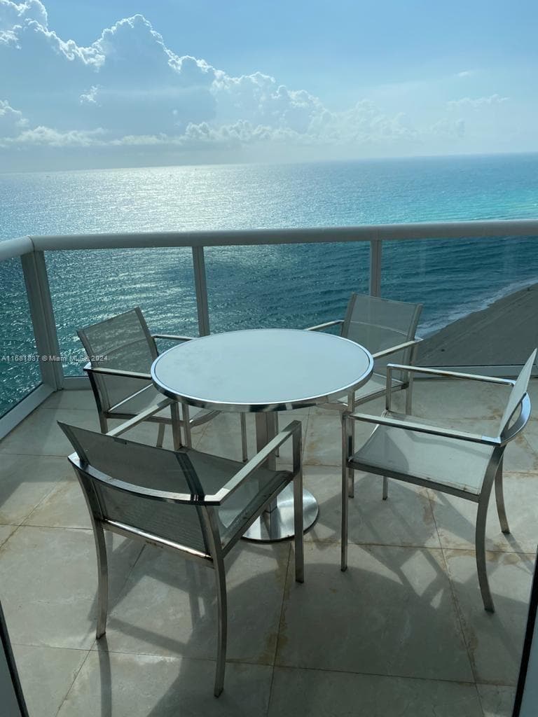 18101 Collins Ave 1907 photo 3