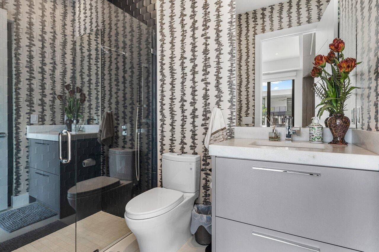 680 NE Marine Drive N photo 23