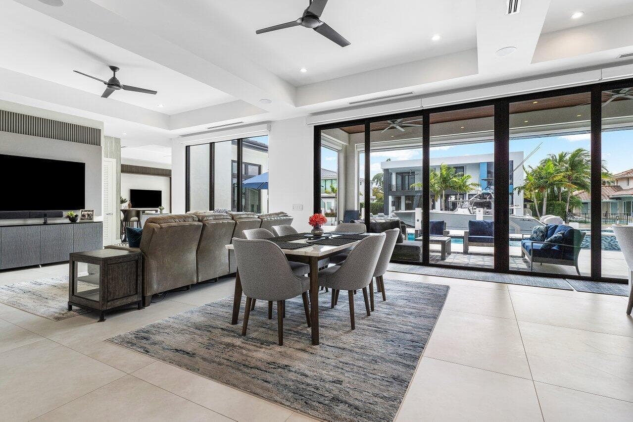 680 NE Marine Drive N photo 7