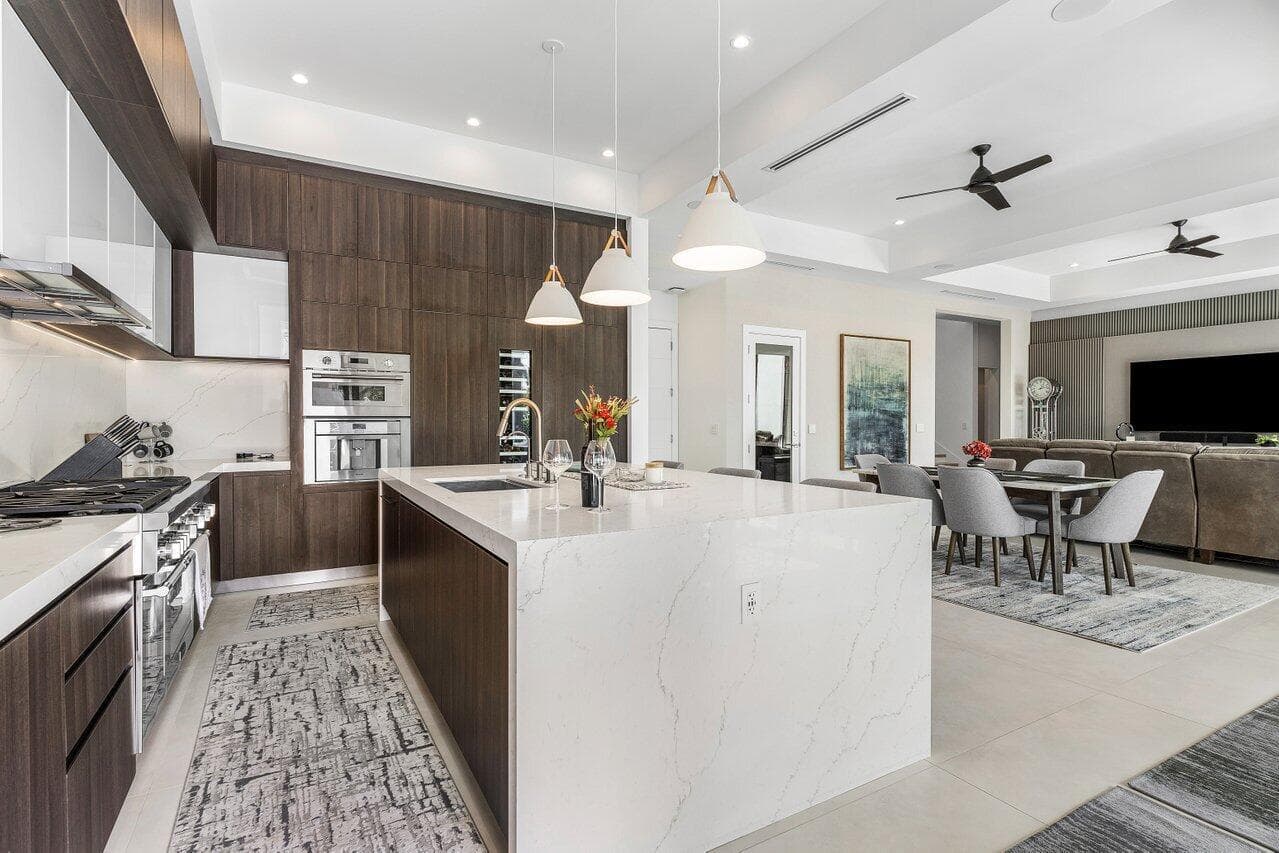 680 NE Marine Drive N photo 10