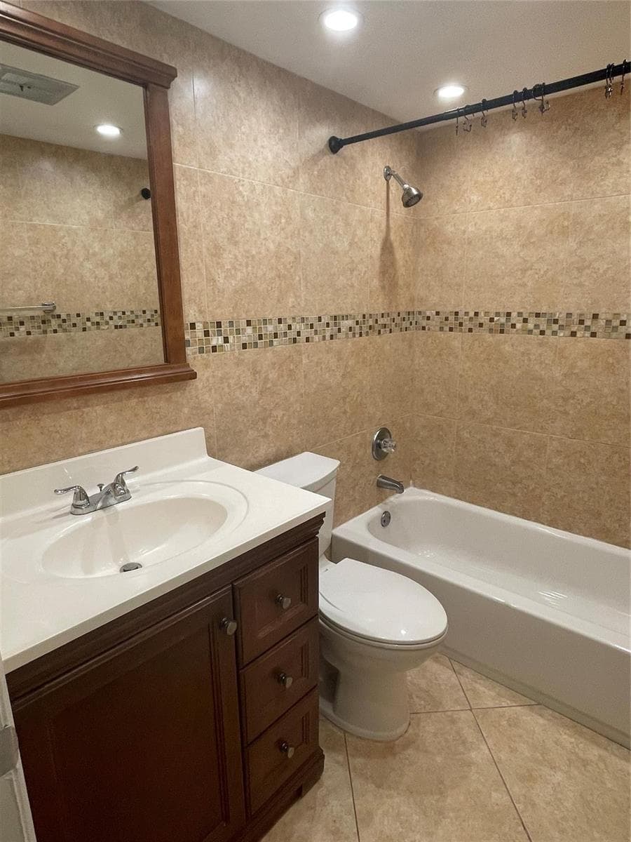1731 SE 15 206 photo 10