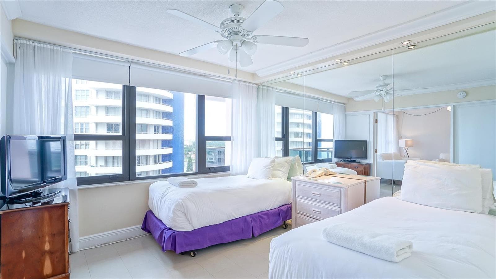 5225 Collins Avenue 1417 photo 12