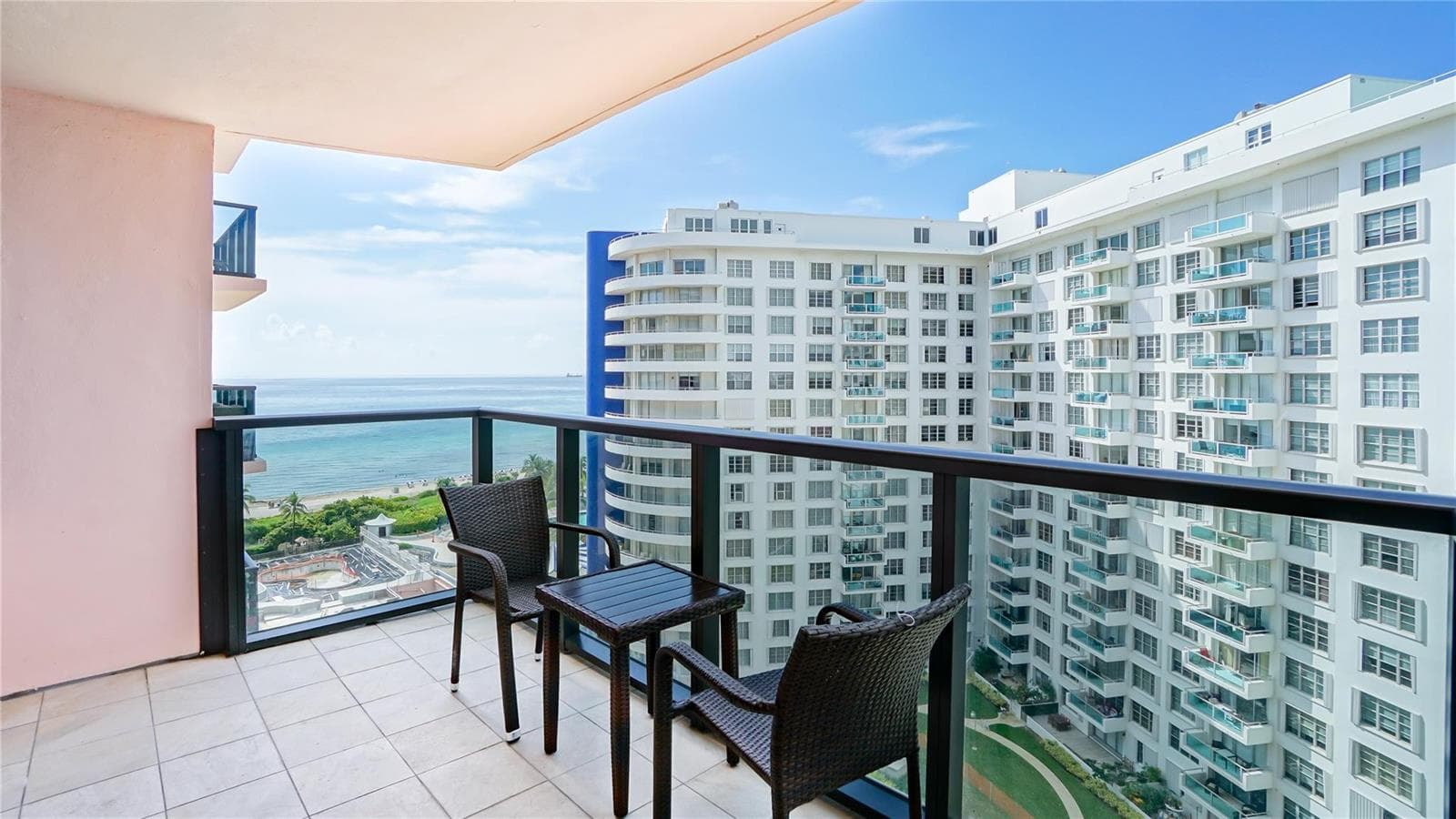 5225 Collins Avenue 1417 photo 1