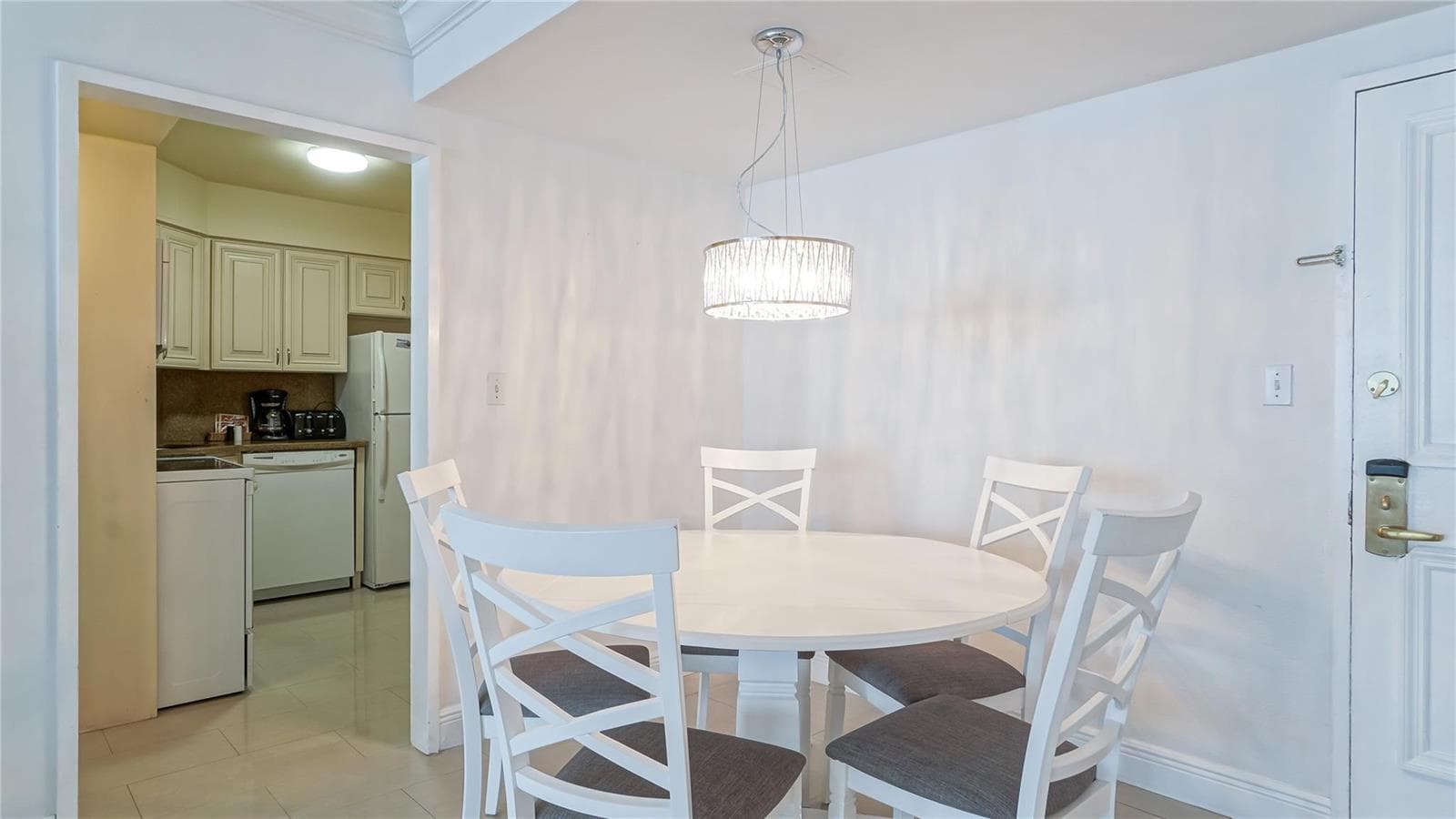 5225 Collins Avenue 1417 photo 9