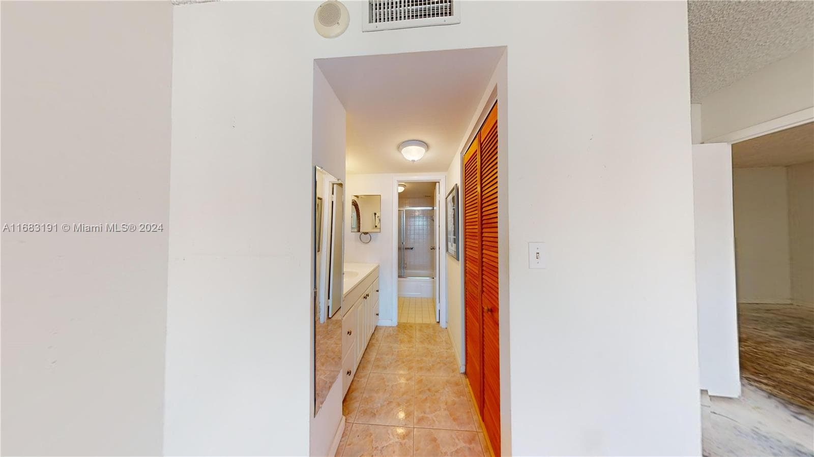 600 THREE ISLANDS BLVD 1716 photo 15