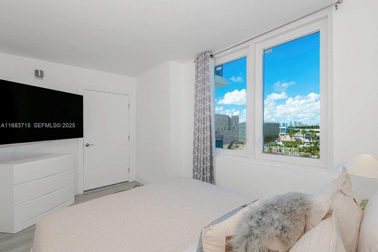 2301 Collins Ave 534 photo 18