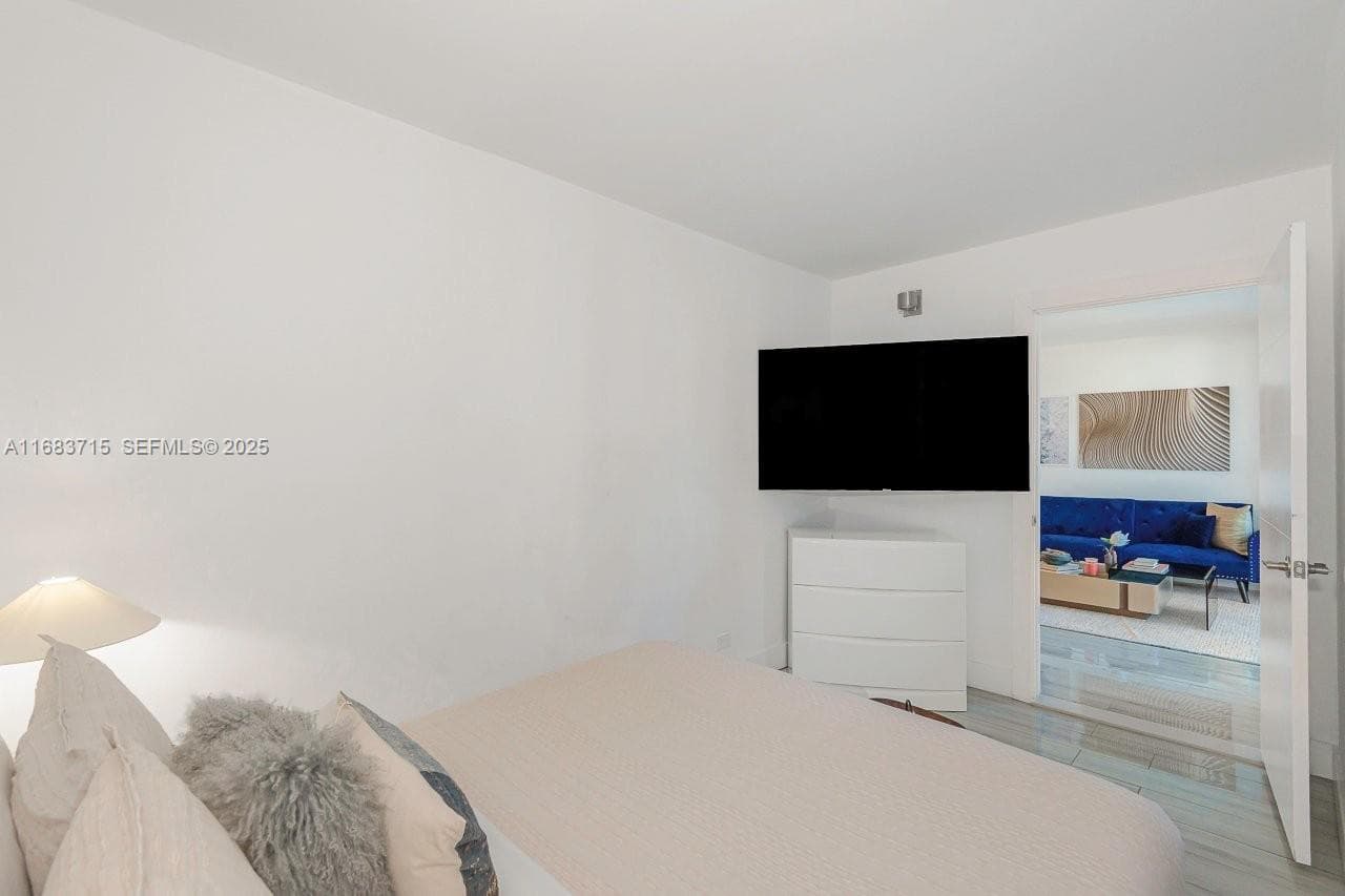 2301 Collins Ave 534 photo 19