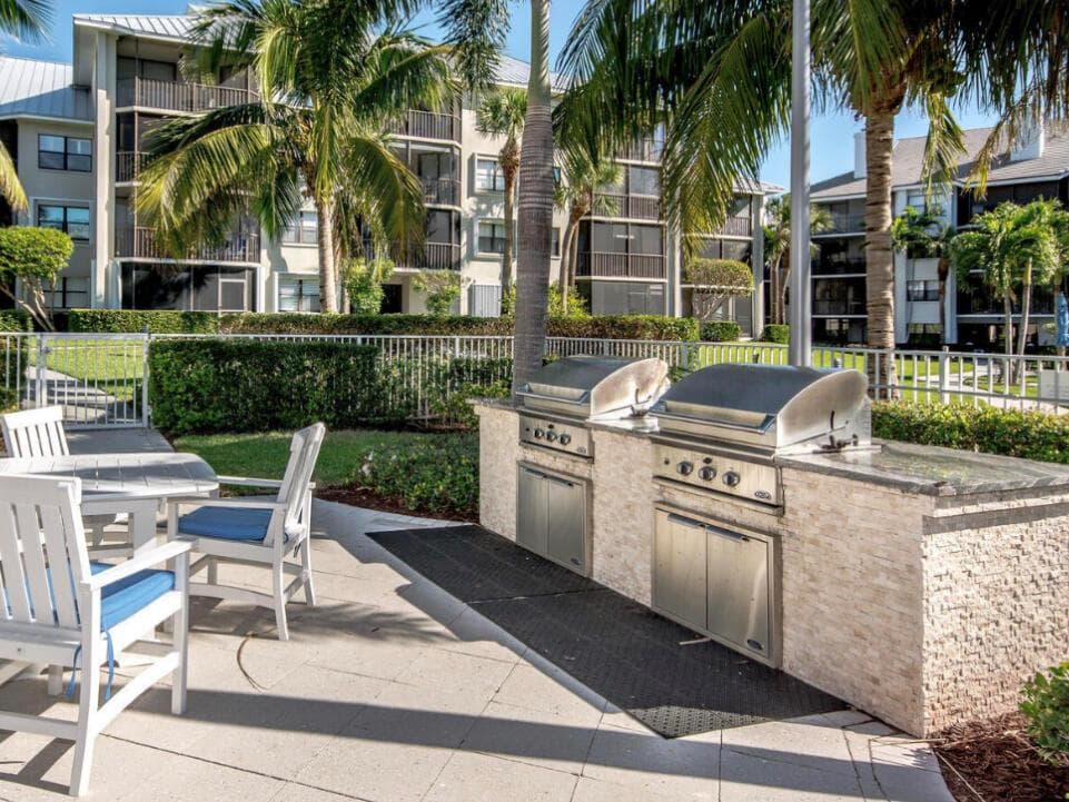 133 Bay Colony Drive N photo 18