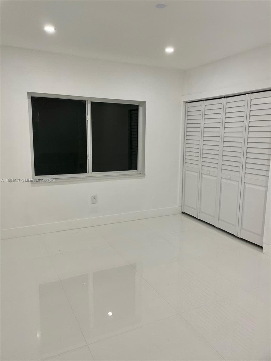 1201 Marseille Dr 17 photo 10
