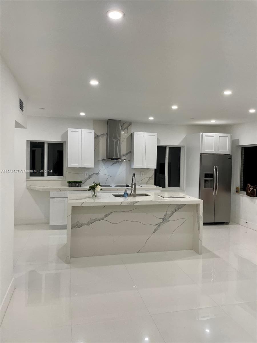 1201 Marseille Dr 17 photo 4