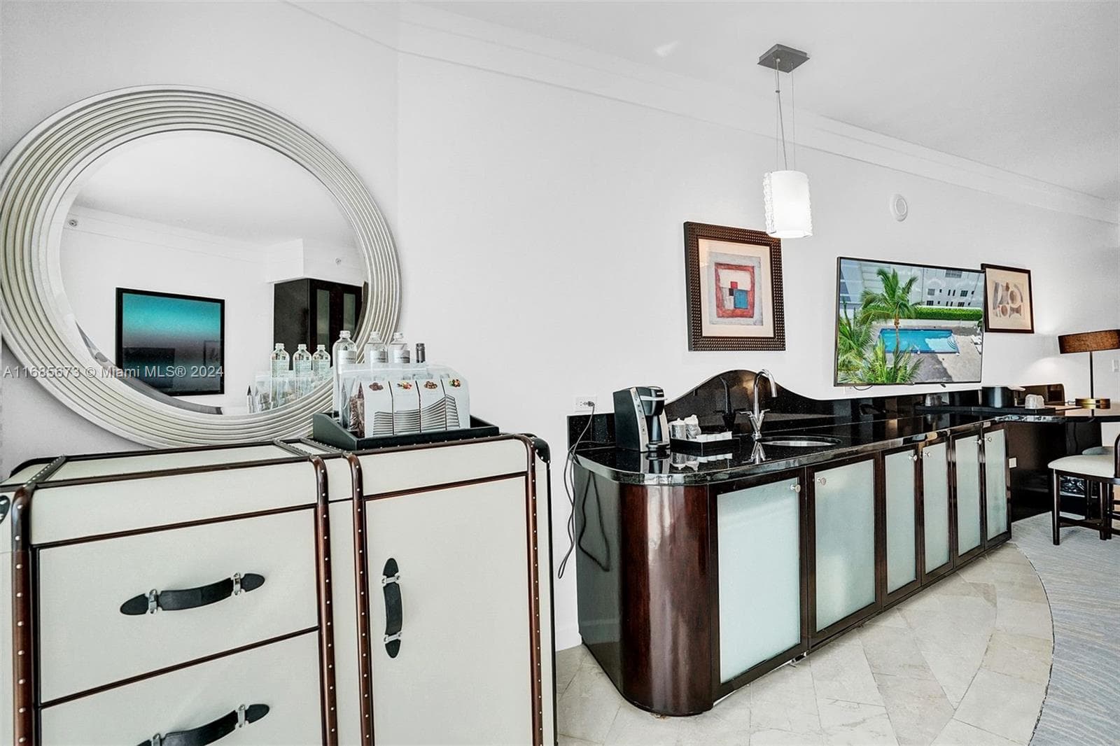 4391 Collins Ave 915 photo 11