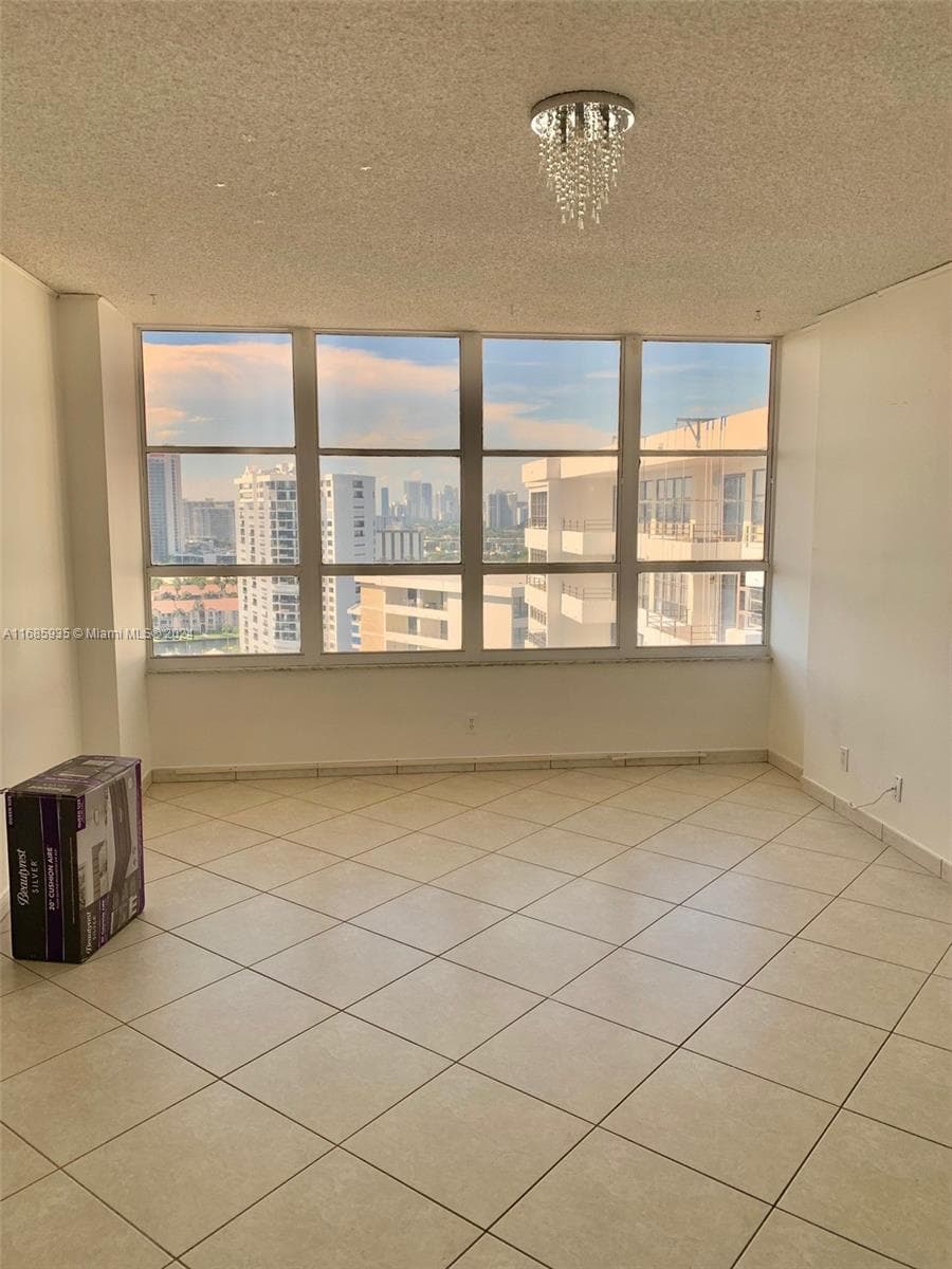 600 Three Islands Blvd 1817 photo 6