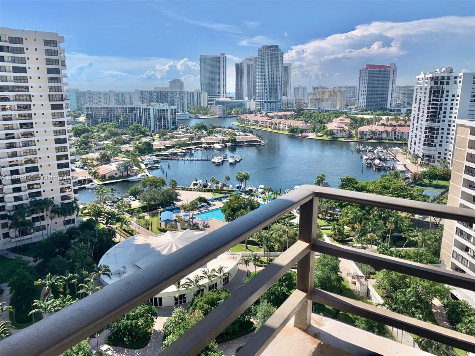 600 Three Islands Blvd 1817 photo 1