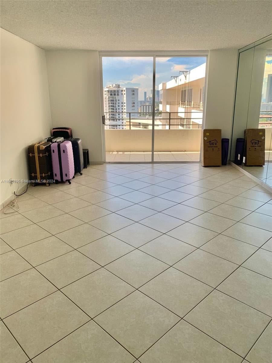 600 Three Islands Blvd 1817 photo 9