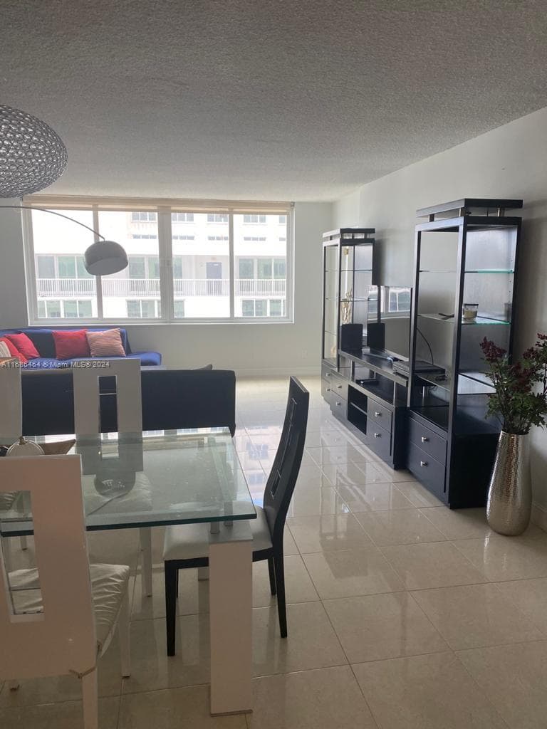 5401 Collins Ave 412 photo 13