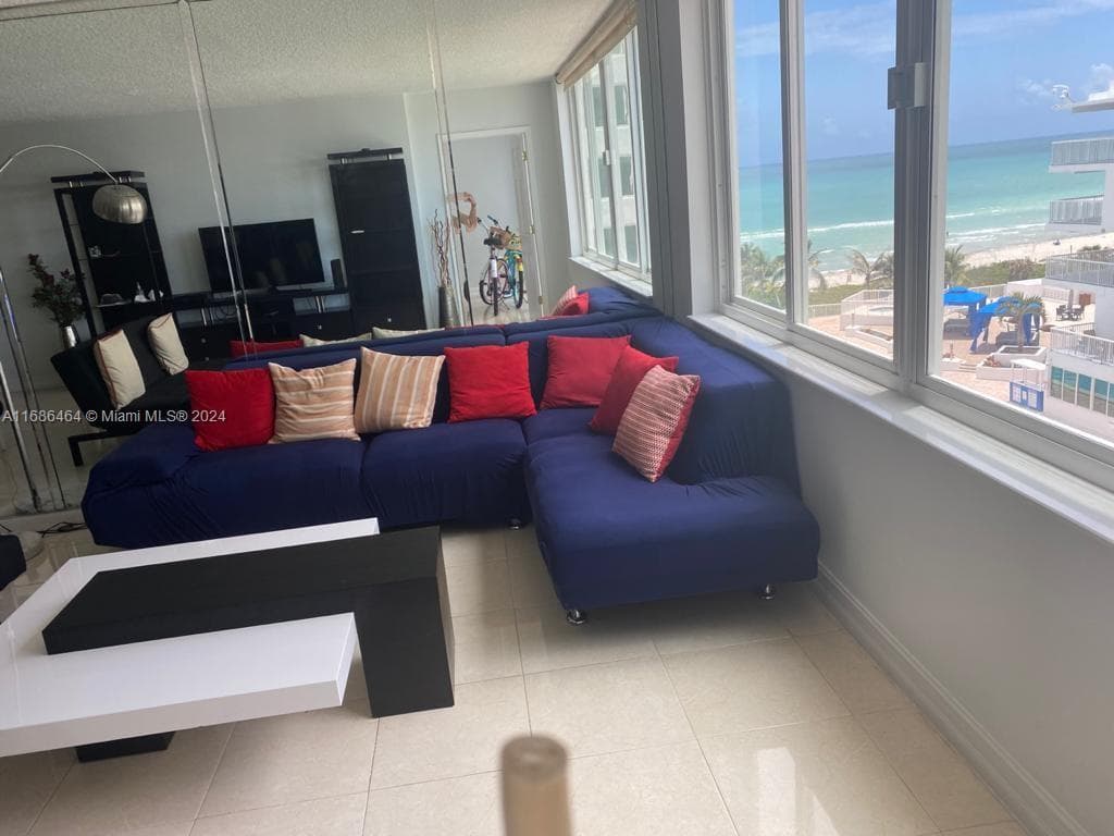 5401 Collins Ave 412 photo 5