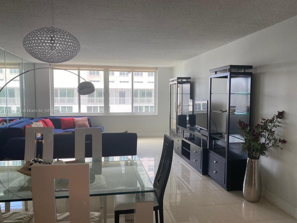 5401 Collins Ave 412 photo 14