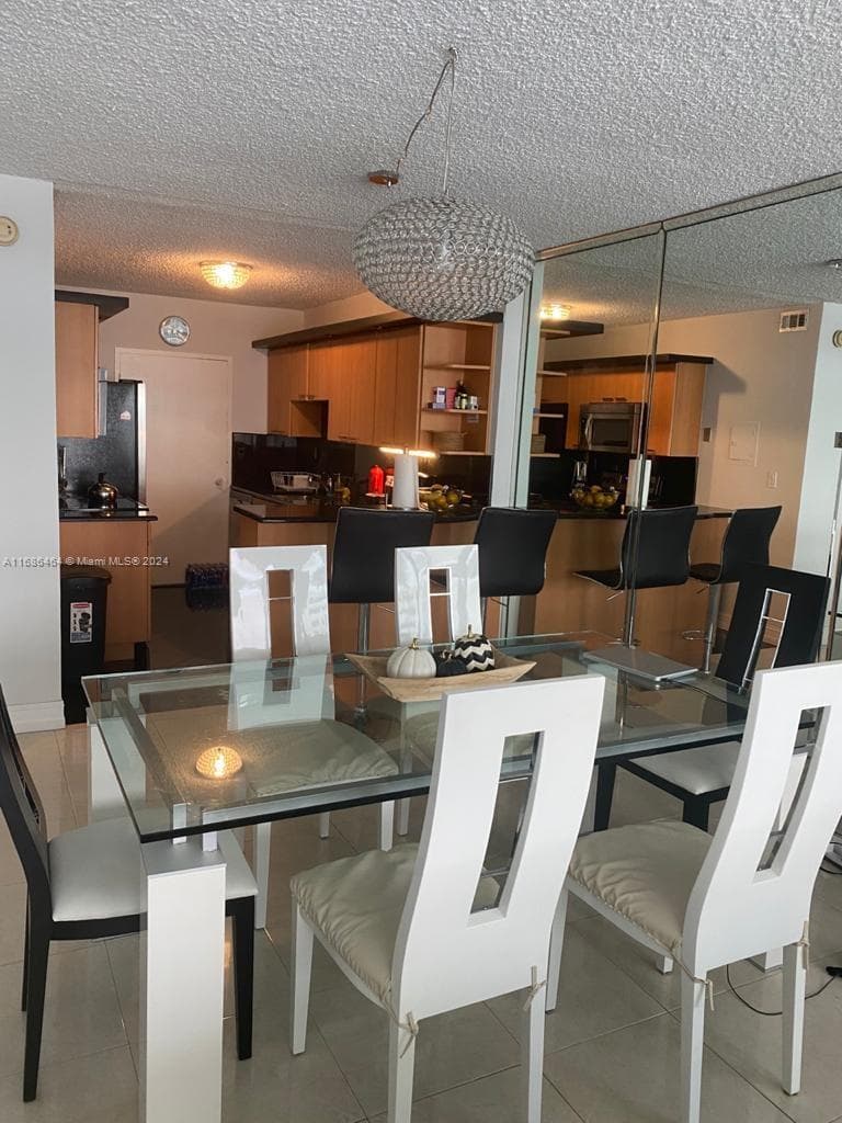 5401 Collins Ave 412 photo 19