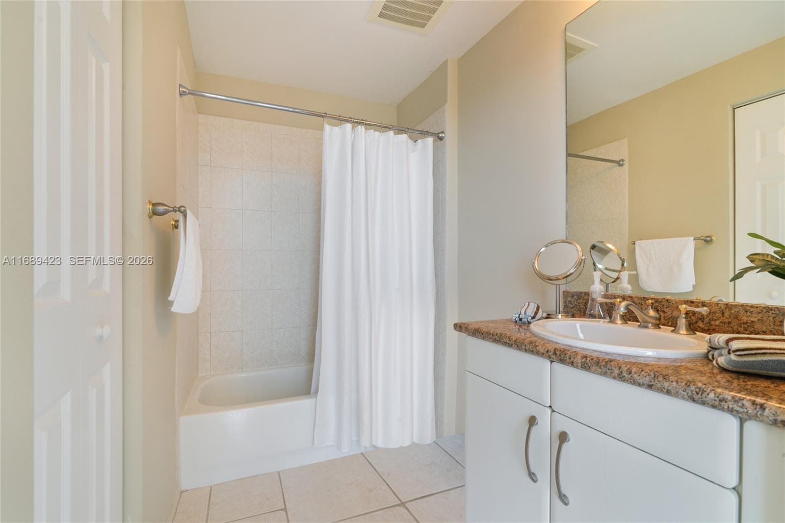 9751 E Bay Harbor Dr 8D photo 12