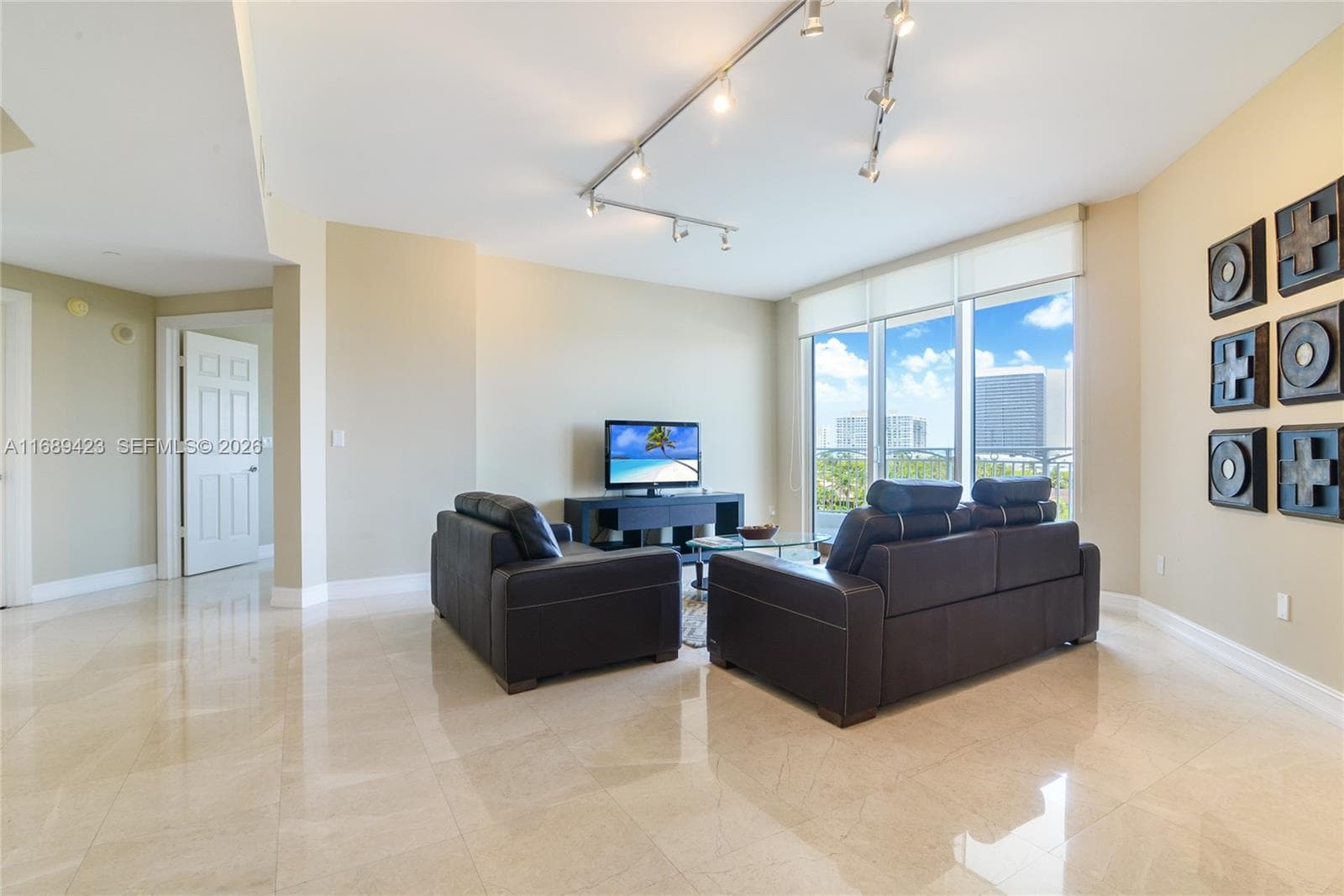 9751 E Bay Harbor Dr 8D photo 3