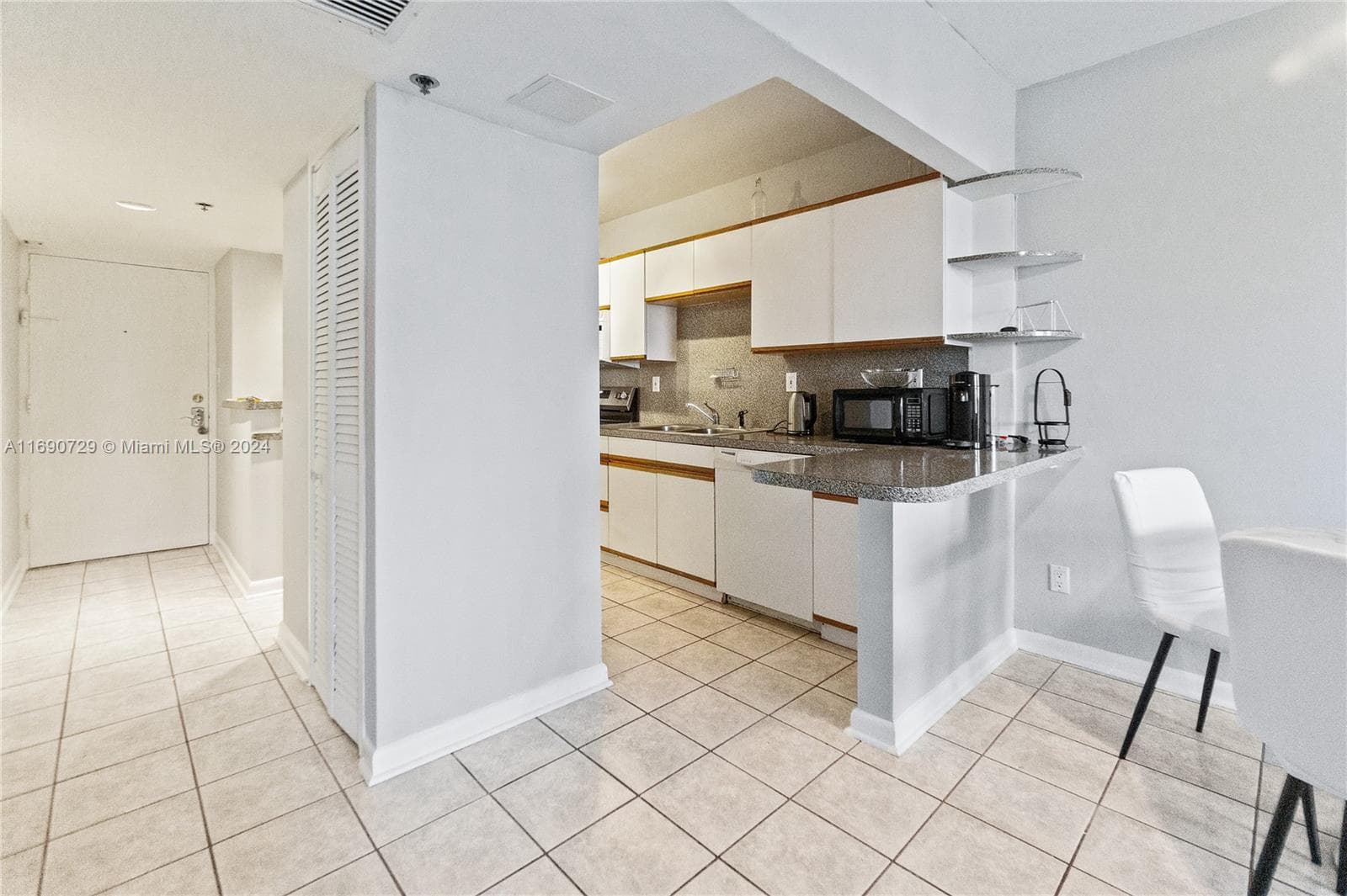 100 Lincoln Rd 1019 photo 5