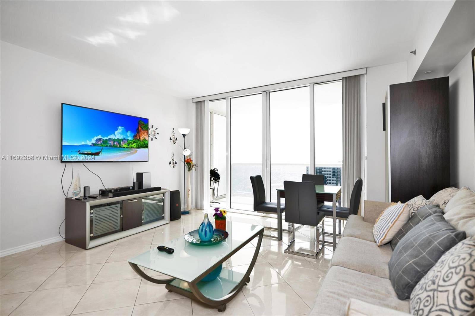 1830 S Ocean Dr 2505 photo 2