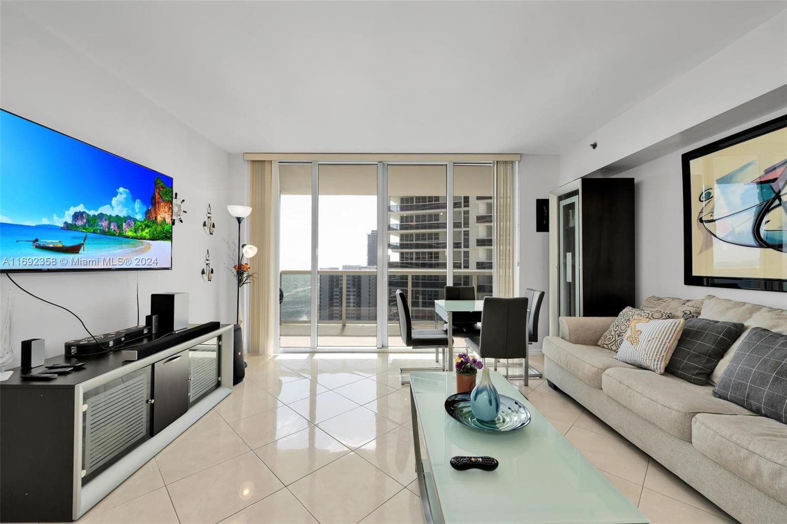 1830 S Ocean Dr 2505 photo 1