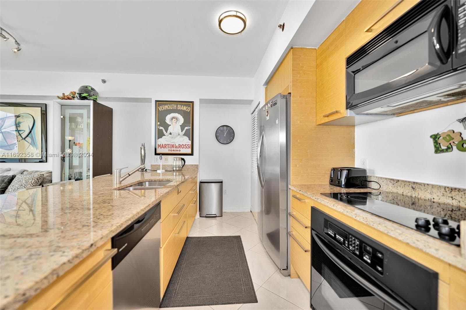 1830 S Ocean Dr 2505 photo 8
