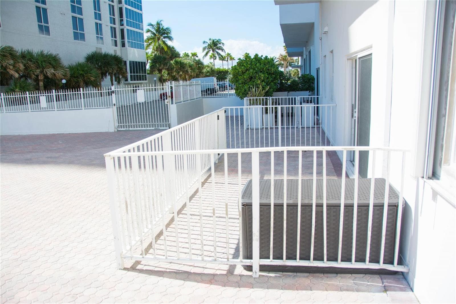 4250 Galt Ocean Drive 1M photo 11