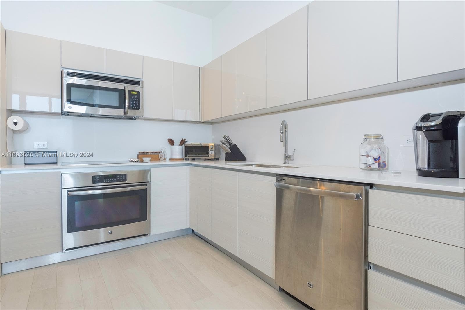 2600 E Hallandale Beach Blvd T3307 photo 11