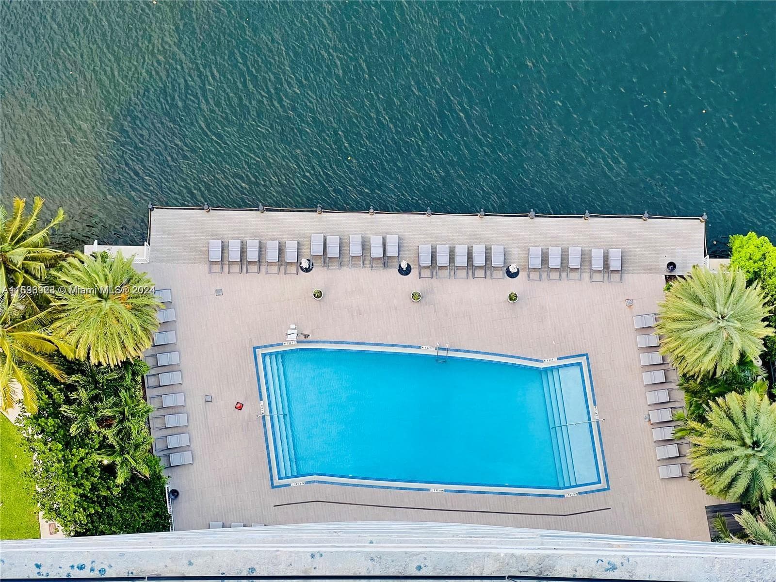 2602 E Hallandale Beach Blvd R1606 photo 17