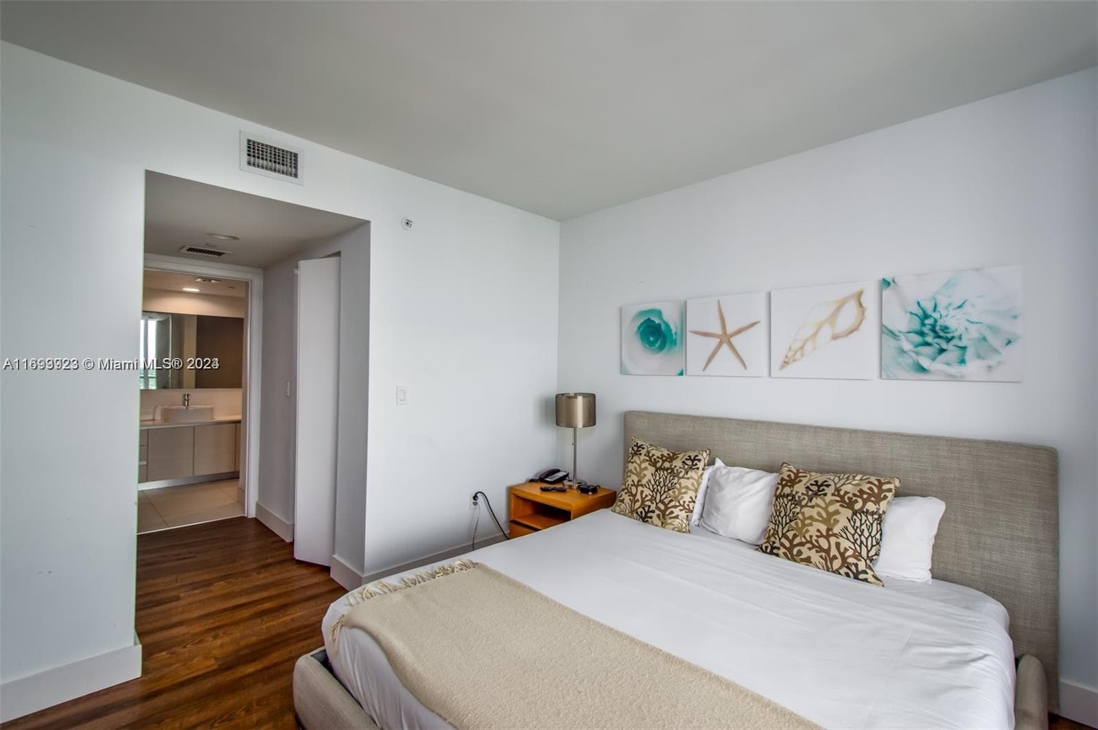 2602 E Hallandale Beach Blvd R1606 photo 5
