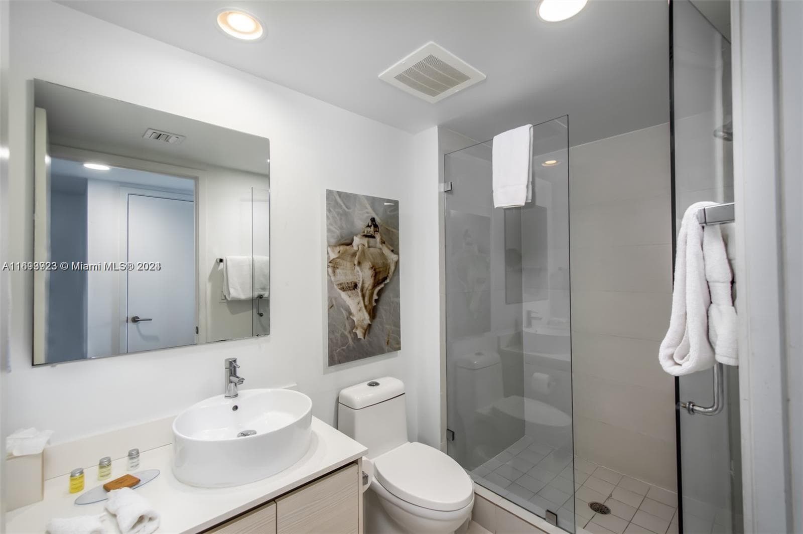 2602 E Hallandale Beach Blvd R1606 photo 9