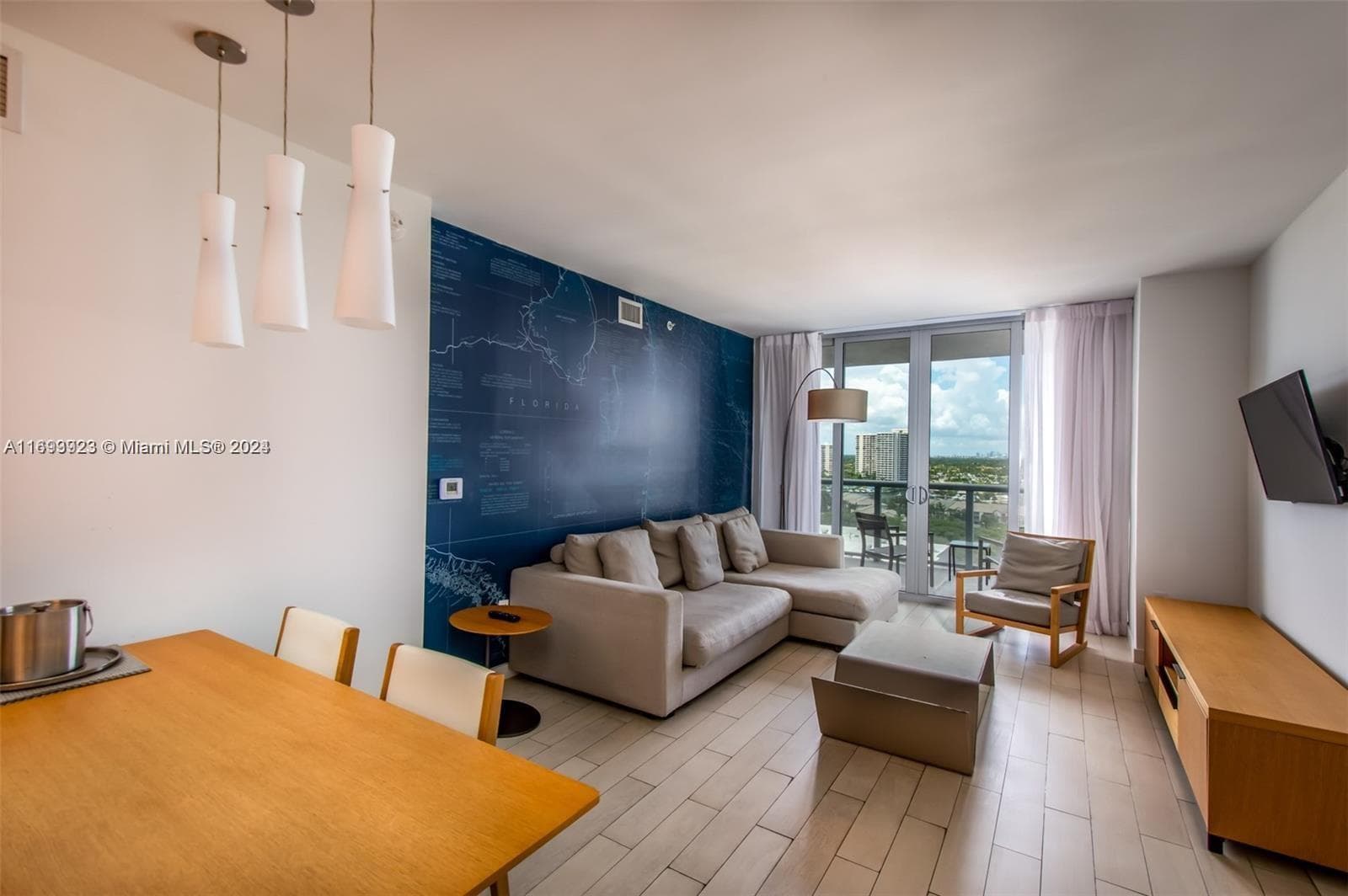 2602 E Hallandale Beach Blvd R1606 photo 4