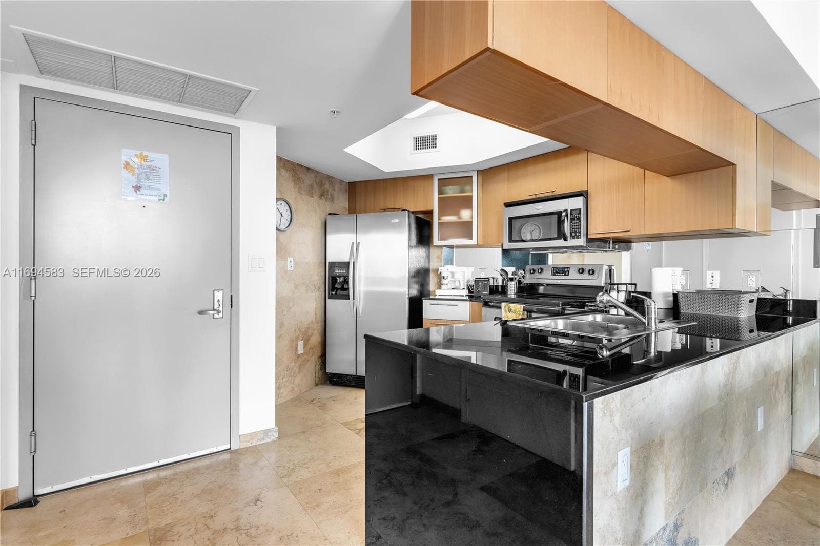1750 N Bayshore Dr 5014 photo 2