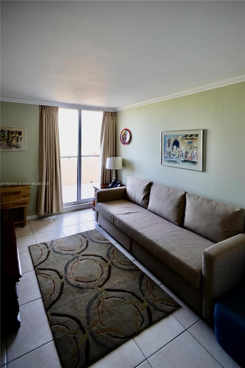 2555 Collins Ave 308 photo 13
