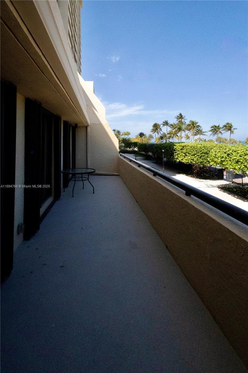 2555 Collins Ave 308 photo 3