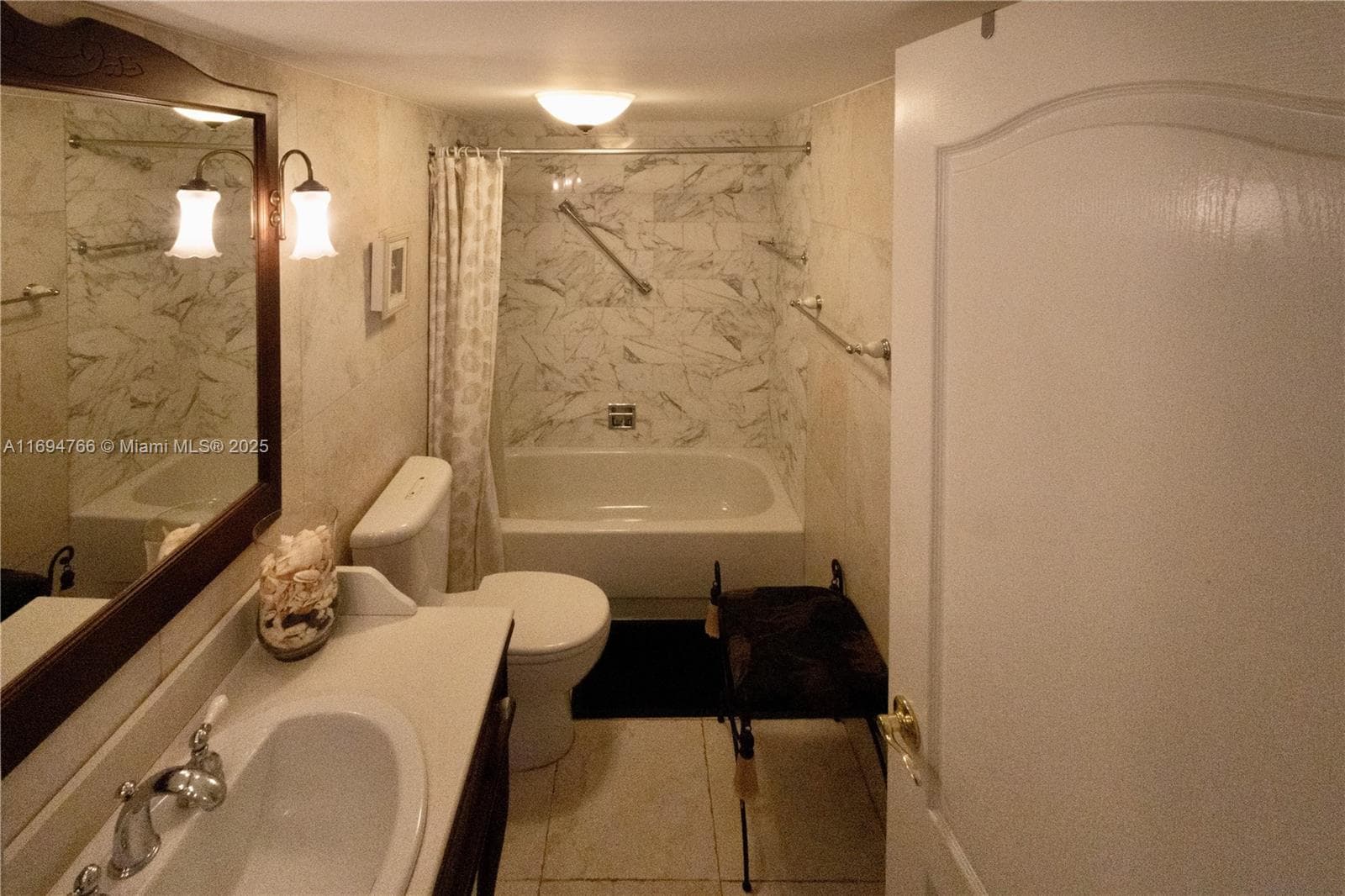 2555 Collins Ave 308 photo 15