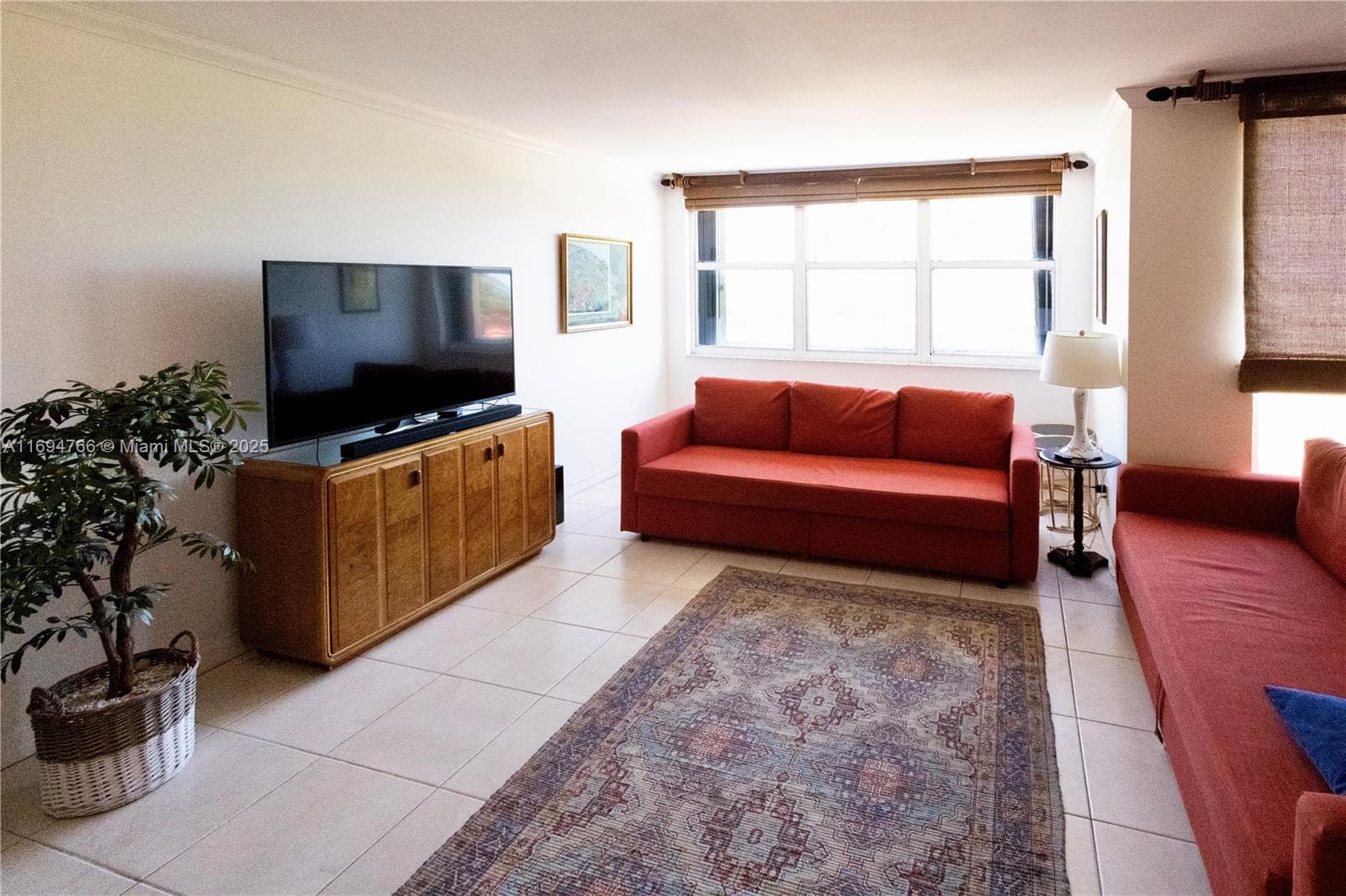 2555 Collins Ave 308 photo 8