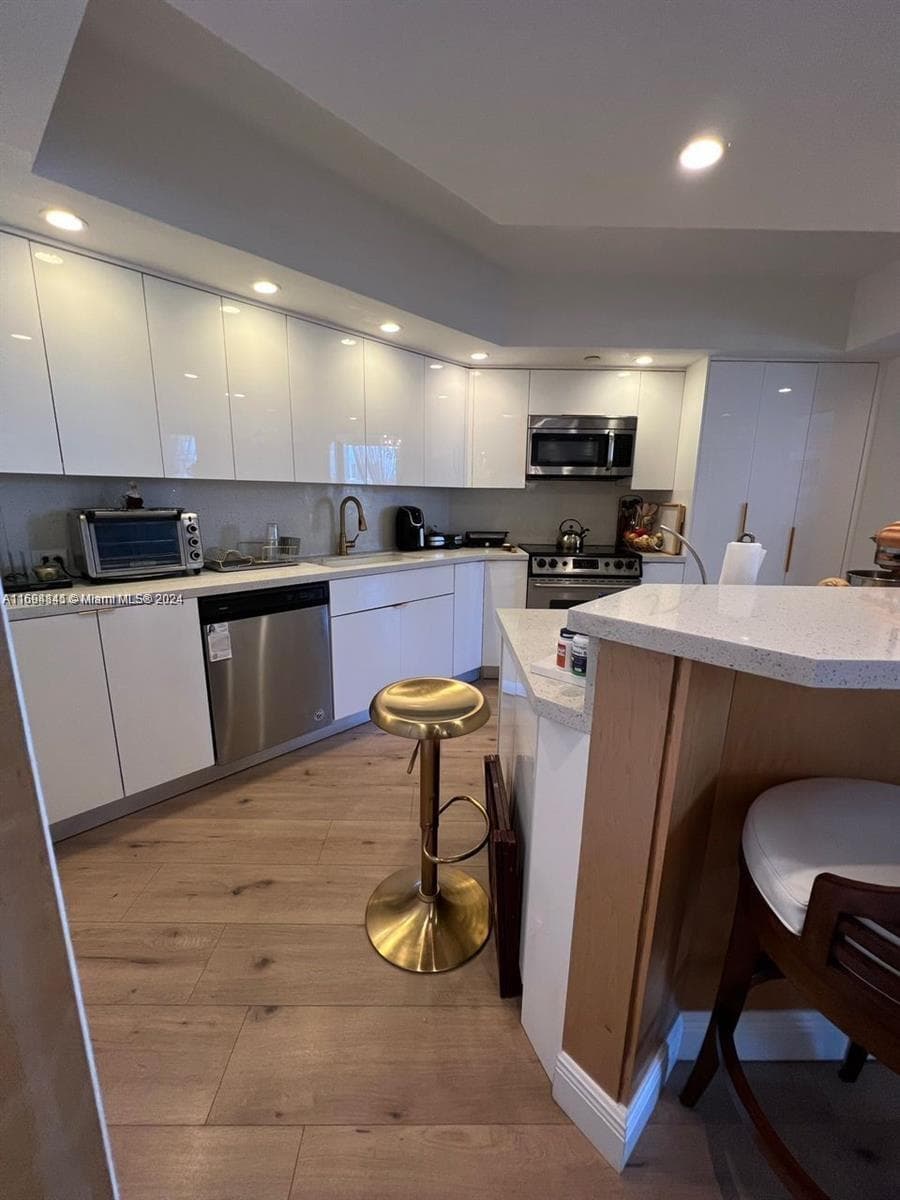 3000 Island Blvd 1201 photo 12