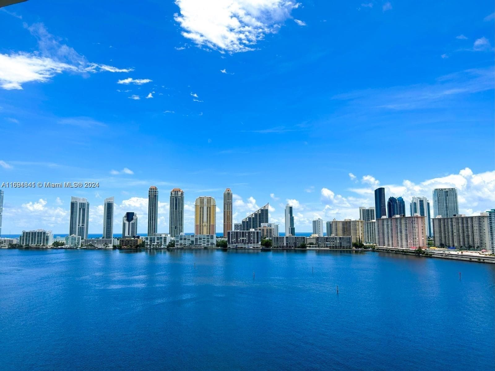 3000 Island Blvd 1201 photo 1