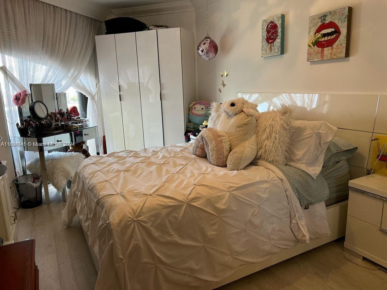 3000 Island Blvd 1201 photo 18