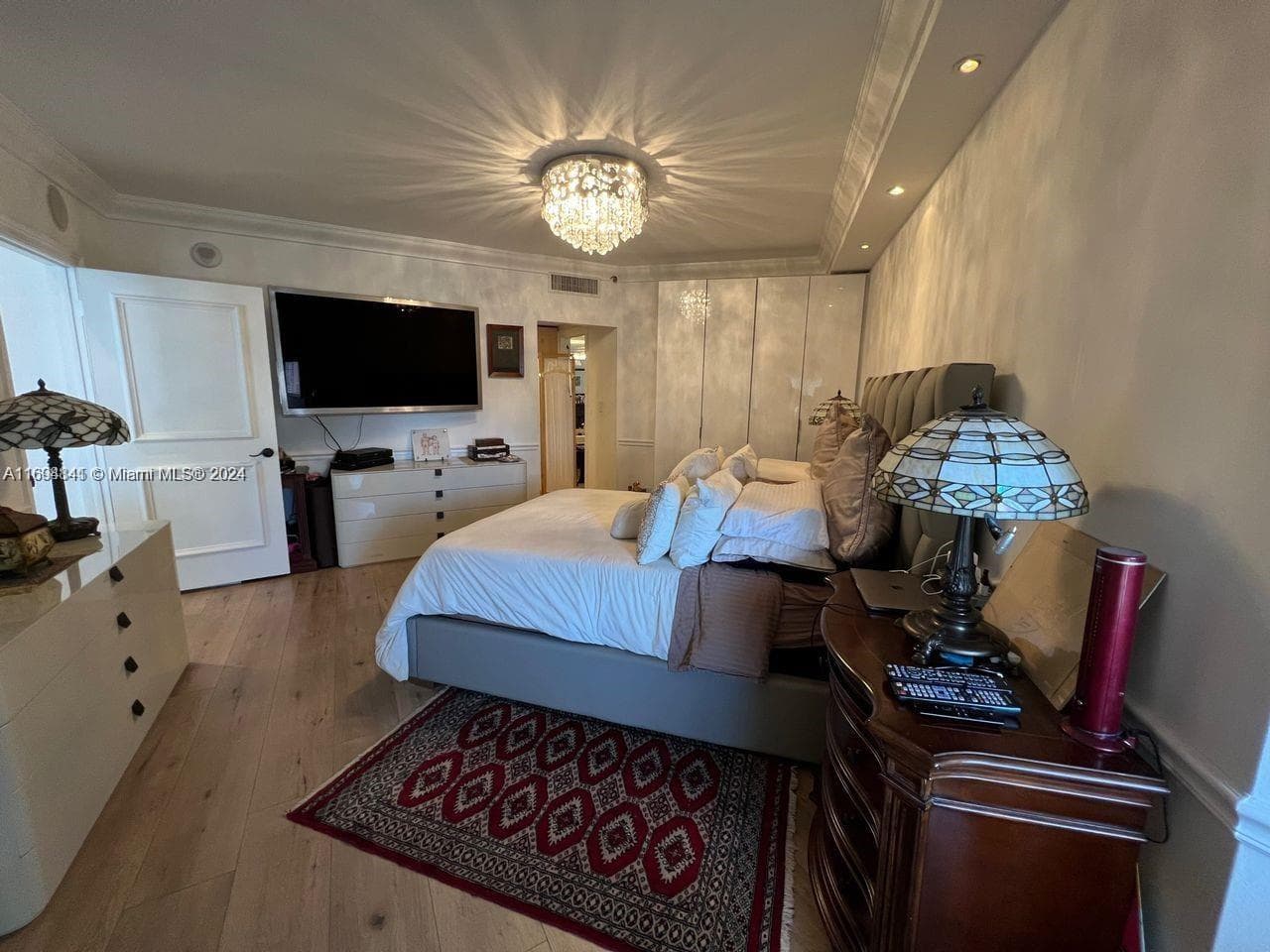 3000 Island Blvd 1201 photo 15