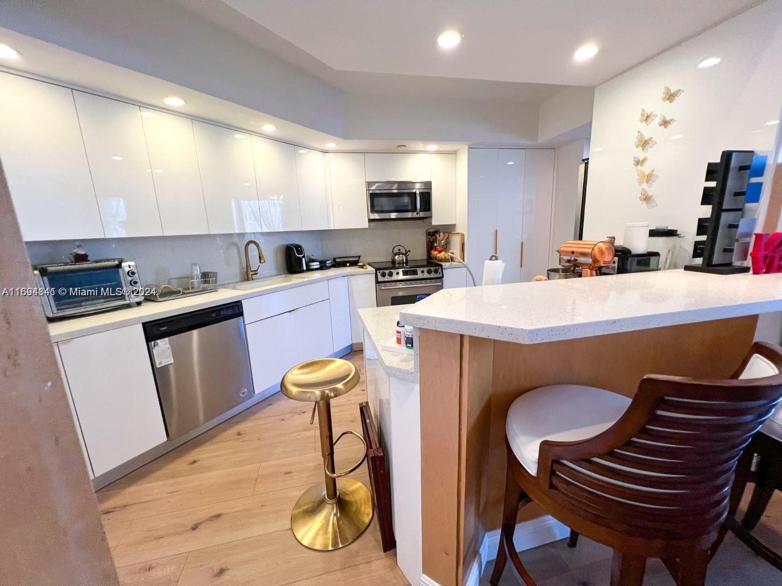 3000 Island Blvd 1201 photo 11
