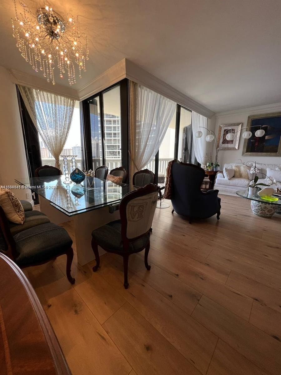 3000 Island Blvd 1201 photo 4