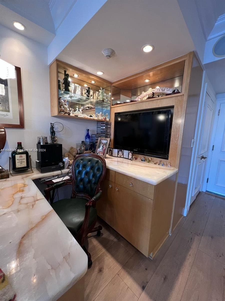 3000 Island Blvd 1201 photo 8