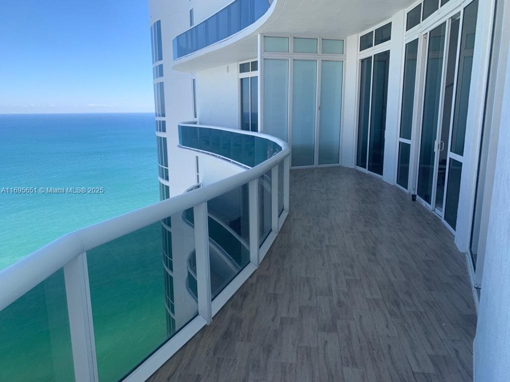 15811 Collins Ave 4203 photo 2