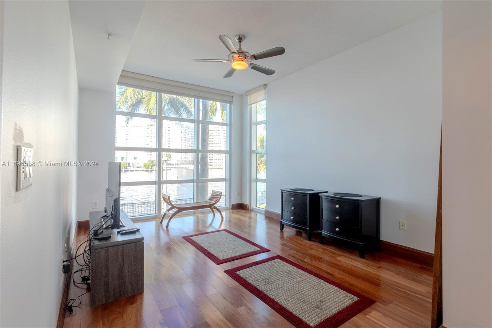 1945 S Ocean Dr M5 photo 17