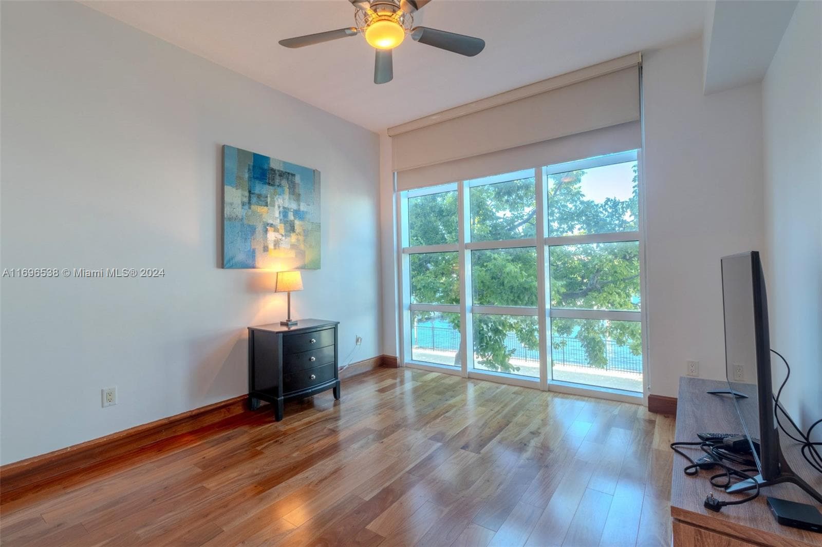 1945 S Ocean Dr M5 photo 8